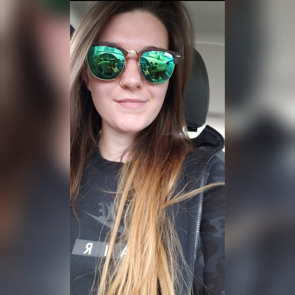 Meet your Posher, Raelynne - Picture 1 of 1